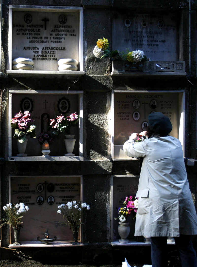 Illustration for article titled Six Feet Over: The Future of Skyscraper Cemeteries